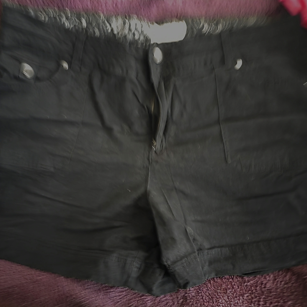 Women's Black Casual Bermuda Shorts with Front Pockets
